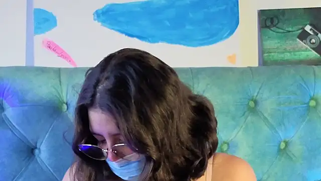 Paola Lyon  online show from 02/04/26, 06:36