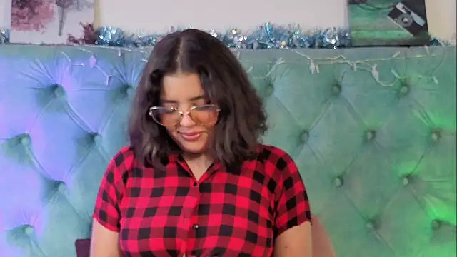 Paola Lyon  online show from 12/15/25, 12:22