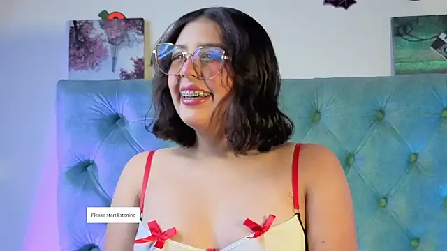 Paola Lyon  online show from 11/21/25, 06:40