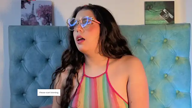 Snapshot of Paola_Lyon_ chatting on 10/15/25, 12:13 Paola Lyon online show from 10/15/25, 12:13