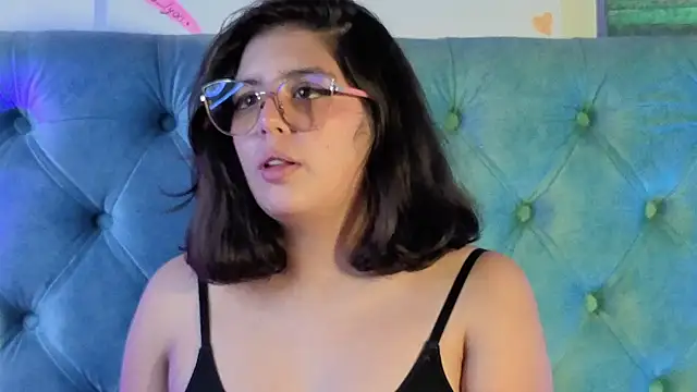 Paola Lyon  online show from 02/14/26, 07:30