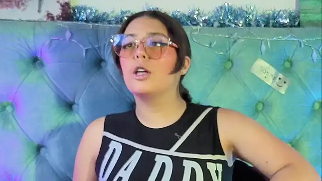 Paola Lyon  online show from 12/19/25, 07:05