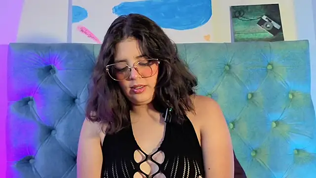 Paola Lyon  online show from 03/09/26, 12:09