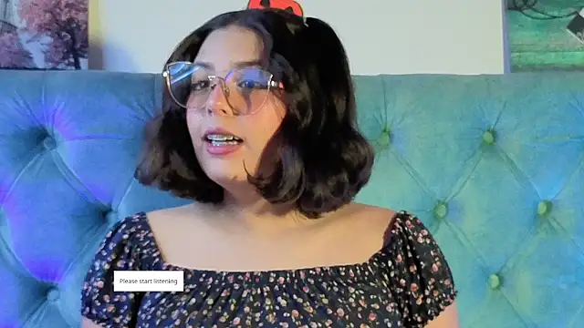 Paola Lyon  online show from 11/11/25, 05:08