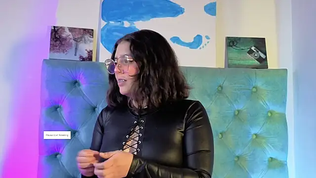 Paola Lyon  online show from 01/15/26, 06:44