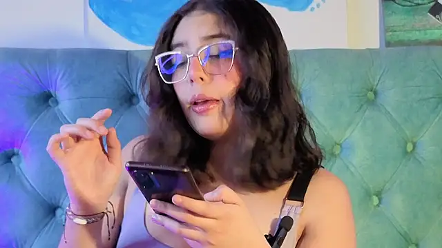 Paola Lyon  online show from 04/14/26, 06:13