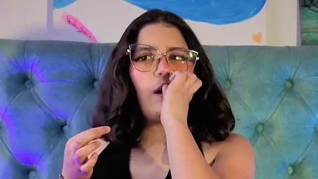 Paola Lyon  online show from 03/13/26, 06:57