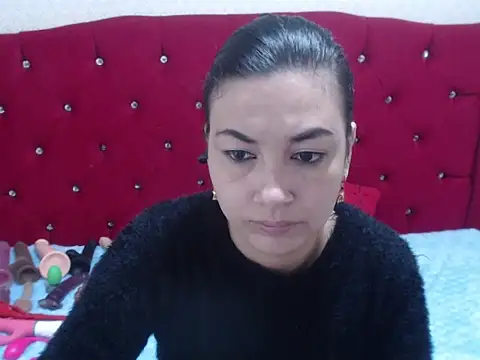 AdaFawxx online show from 11/16/25, 03:44