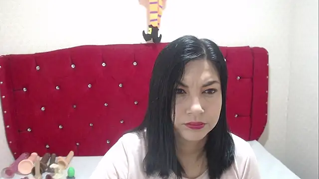 AdaFawxx online show from 10/16/25, 04:21