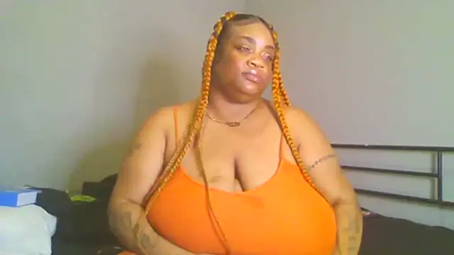 Snapshot of NaughtyHottieBBW chatting on 06/14/26, 02:08 NaughtyHottieBBW online show from 06/14/26, 02:08