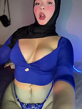 Snapshot of aneesa_darzi chatting on 02/01/25, 10:44 aneesa darzi online show from 02/01/25, 10:44