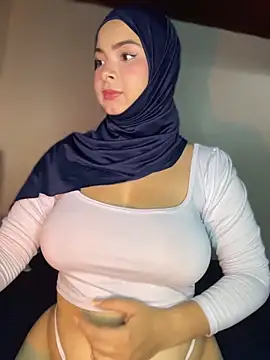 aneesa darzi online show from 04/15/26, 04:55