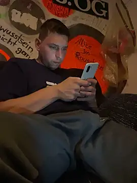 Snapshot of lecksklavehard chatting on 10/27/25, 12:22 lecksklavehard online show from 10/27/25, 12:22