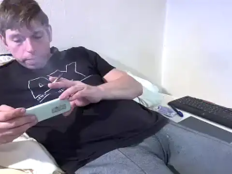 Snapshot of lecksklavehard chatting on 10/17/25, 04:53 lecksklavehard online show from 10/17/25, 04:53