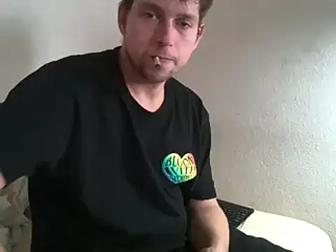 Snapshot of lecksklavehard chatting on 10/13/25, 11:12 lecksklavehard online show from 10/13/25, 11:12