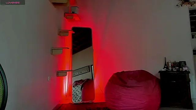 Snapshot of Rainbow_leia chatting on 02/22/26, 07:15 Rainbow leia online show from 02/22/26, 07:15