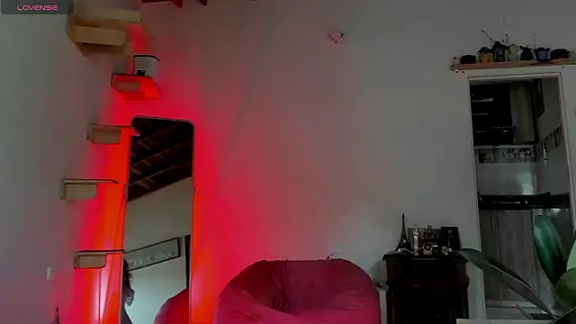 Snapshot of Rainbow_leia chatting on 03/01/26, 06:52 Rainbow leia online show from 03/01/26, 06:52