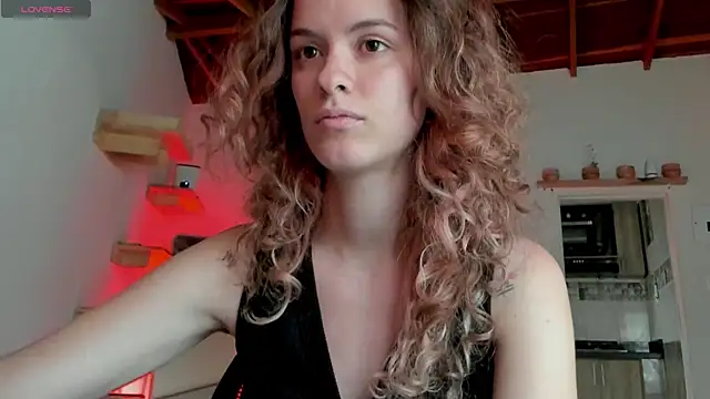 Snapshot of Rainbow_leia chatting on 10/26/25, 07:36 Rainbow leia online show from 10/26/25, 07:36