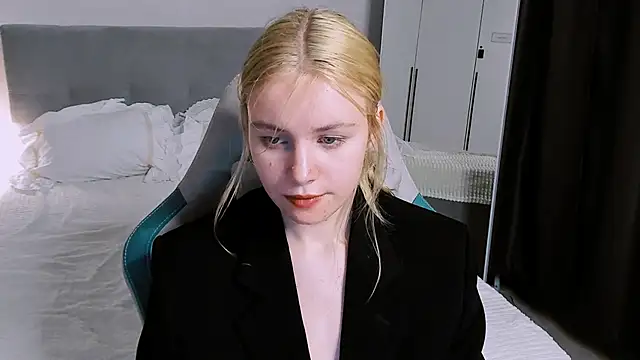 FapClubFamm online show from 11/05/25, 05:49