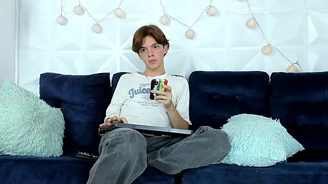 daniel hot03 online show from 03/12/25, 09:35