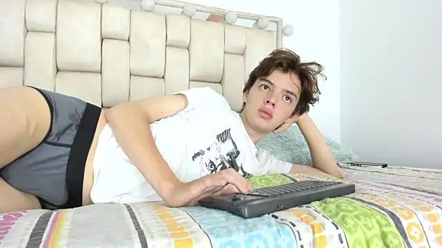 daniel hot03 online show from 11/27/25, 01:44