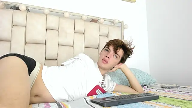 daniel hot03 online show from 10/18/25, 01:35