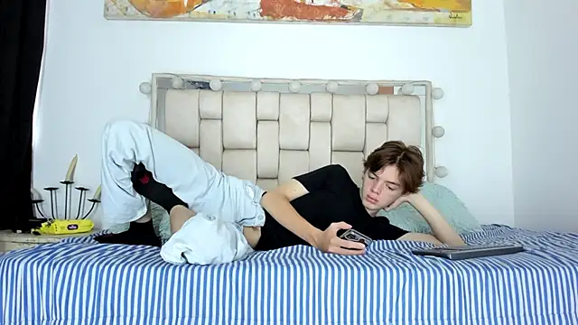 Snapshot of daniel_hot03 chatting on 12/20/25, 01:36 daniel hot03 online show from 12/20/25, 01:36