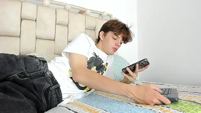 daniel hot03 online show from 10/25/25, 01:34