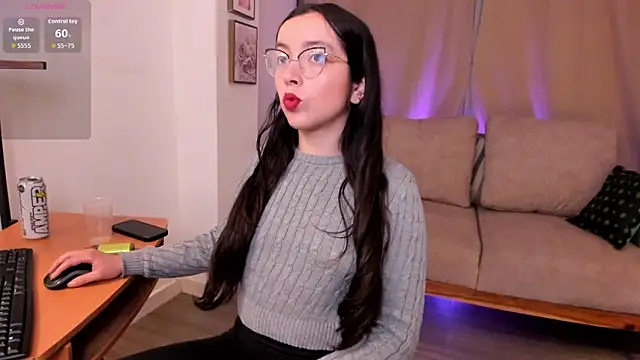 Snapshot of ana_ev chatting on 01/06/26, 07:01 ana ev online show from 01/06/26, 07:01