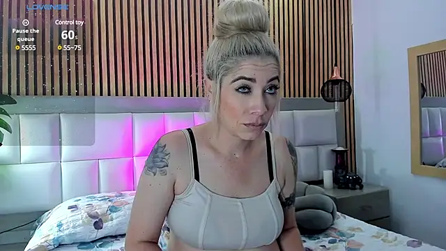 Viktoria Davis online show from 01/09/25, 10:31