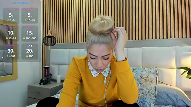 Viktoria Davis online show from 12/31/24, 01:04