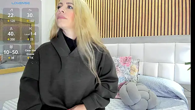 Viktoria Davis online show from 12/27/24, 10:16