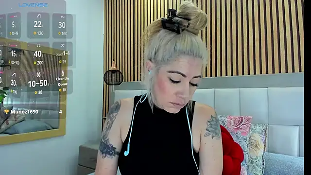 Viktoria Davis online show from 12/28/24, 01:18