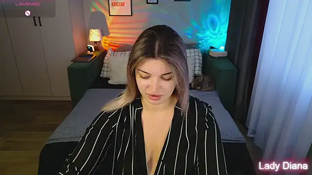 Snapshot of LancasterLady chatting on 11/03/25, 12:42 LancasterLady online show from 11/03/25, 12:42