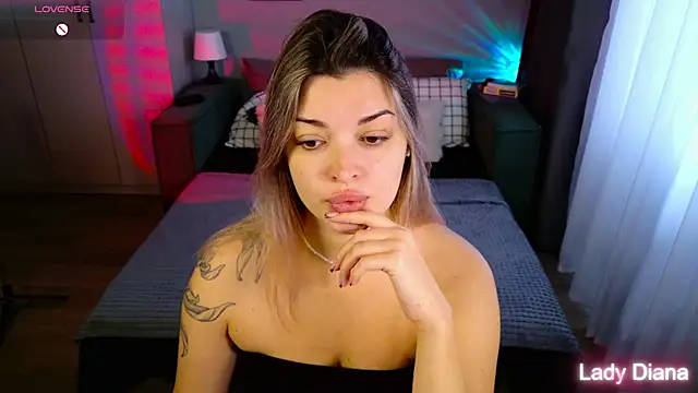 Snapshot of LancasterLady chatting on 10/25/25, 09:30 LancasterLady online show from 10/25/25, 09:30