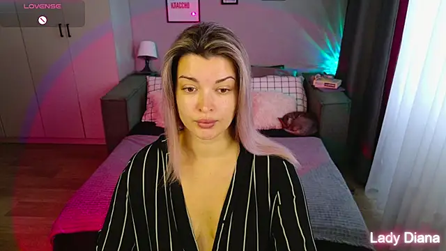 Snapshot of LancasterLady chatting on 10/20/25, 06:59 LancasterLady online show from 10/20/25, 06:59