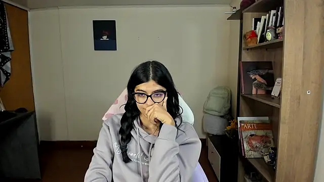 valerie  skyy online show from 03/18/25, 04:07