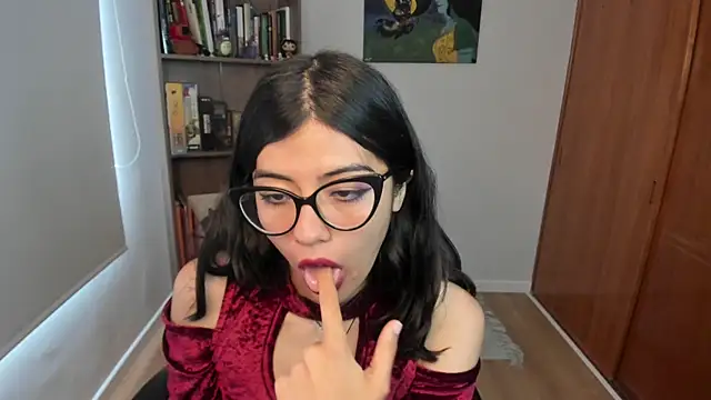 valerie  skyy online show from 12/15/25, 01:28