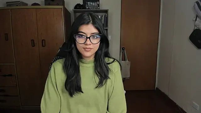 valerie  skyy online show from 12/18/24, 04:09