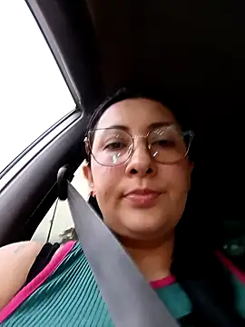 Snapshot of my-kitty chatting on 11/26/25, 10:43 my-kitty online show from 11/26/25, 10:43