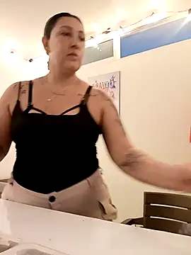 Snapshot of my-kitty chatting on 12/16/25, 01:10 my-kitty online show from 12/16/25, 01:10