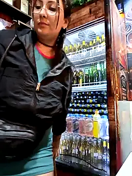 Snapshot of my-kitty chatting on 03/01/25, 01:53 my-kitty online show from 03/01/25, 01:53