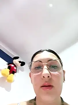 Snapshot of my-kitty chatting on 11/09/25, 11:42 my-kitty online show from 11/09/25, 11:42