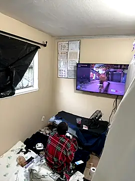 Snapshot of SideGhost chatting on 12/23/25, 12:00 SideGhost online show from 12/23/25, 12:00