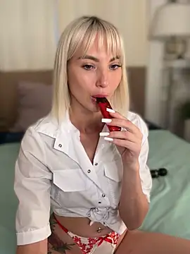 MiaMinx online show from 10/30/25, 02:43