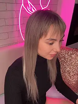 MiaMinx online show from 12/28/24, 02:22