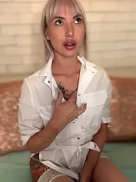 MiaMinx online show from 10/15/25, 11:57