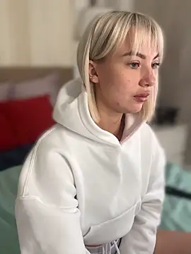 MiaMinx online show from 10/31/25, 11:33