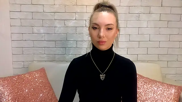 MiaMinx online show from 02/04/25, 10:45