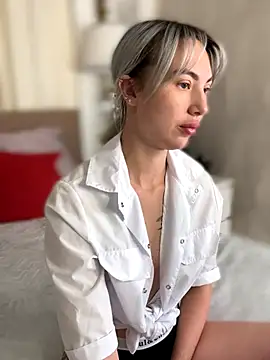 MiaMinx online show from 12/14/25, 11:43